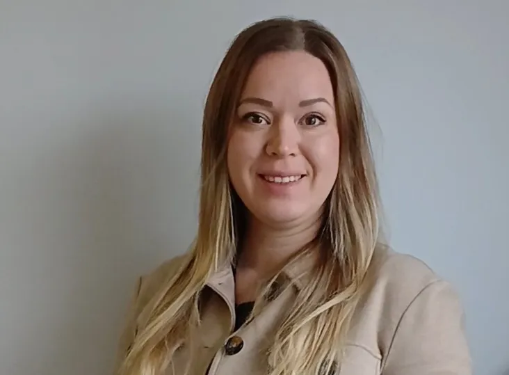 Projektipäällikkö Elina Kuohuva-Ikonen, Etelä-Pohjanmaan hyvinvointialueen Tukipalvelut