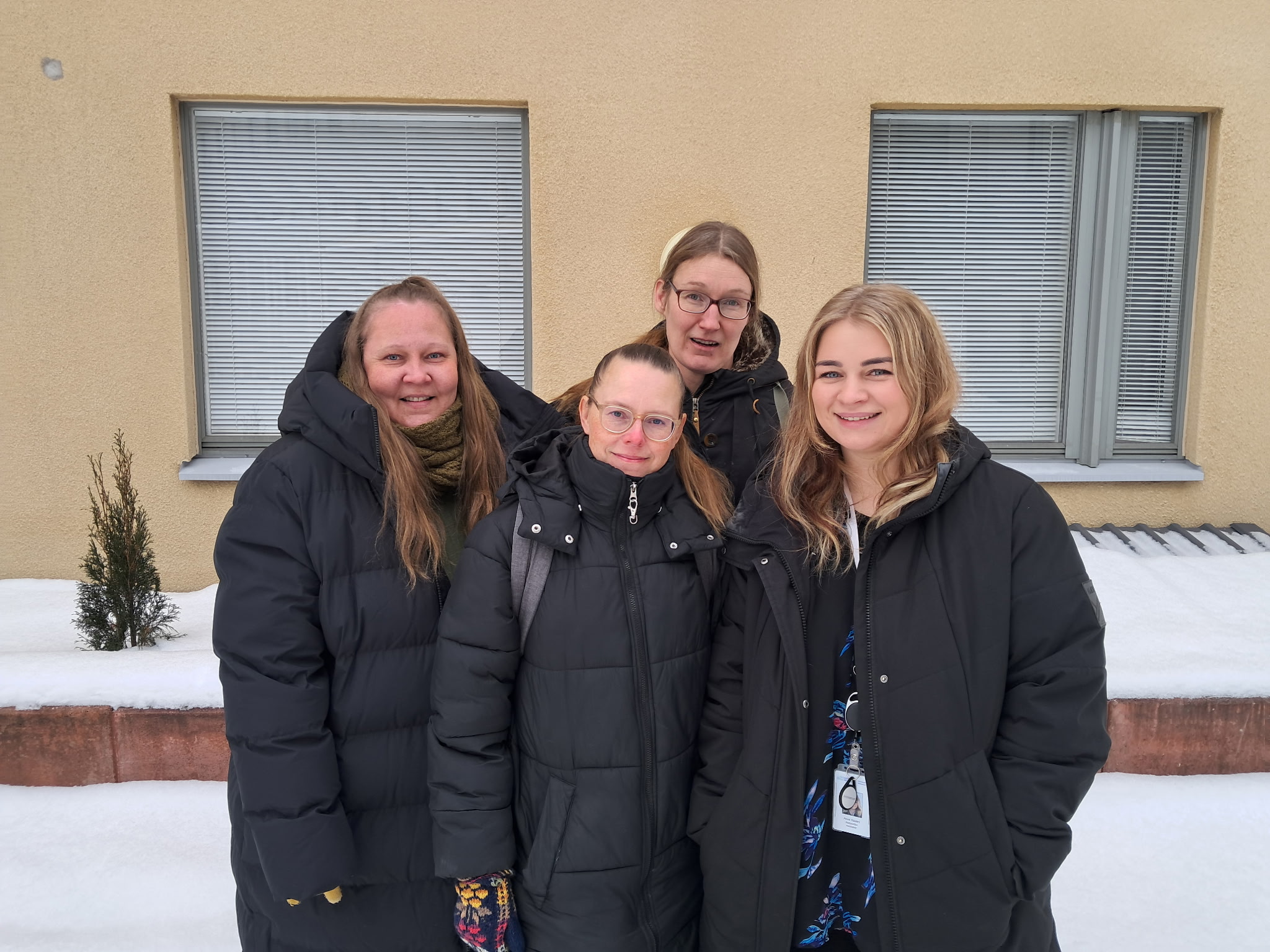 It&auml;-Uudenmaan hyvinvointialueen tiedolla johtamisen tiimi eli Tanja Fast (vas.), Mira Ketoharju, Mervi Makkonen ja Anne Kipiani.