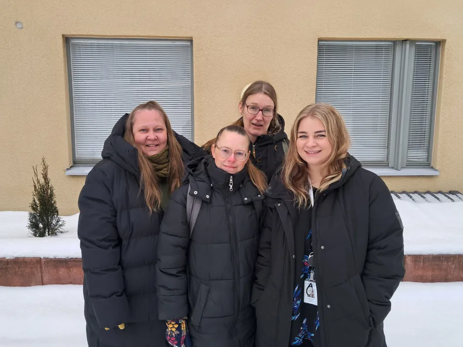 Itä-Uudenmaan hyvinvointialueen tiedolla johtamisen tiimi eli Tanja Fast (vas.), Mira Ketoharju, Mervi Makkonen ja Anne Kipiani.